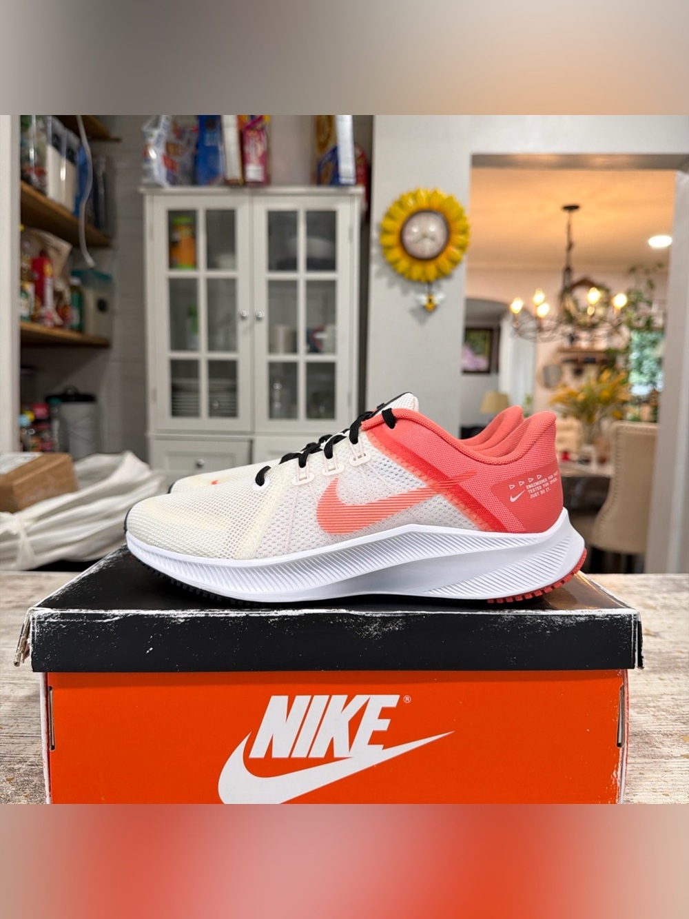 NEW NIKE Quest 4 Running Sneakers Shoes Womens Size 7 White Magic Ember